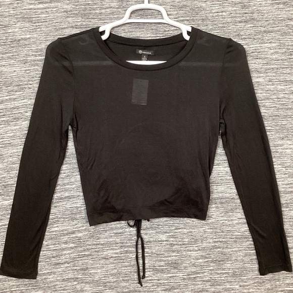 Versona Women’s Black Round Neck Cropped Long Sleeves Shirt Exposed Lower Back - Picture 3 of 5